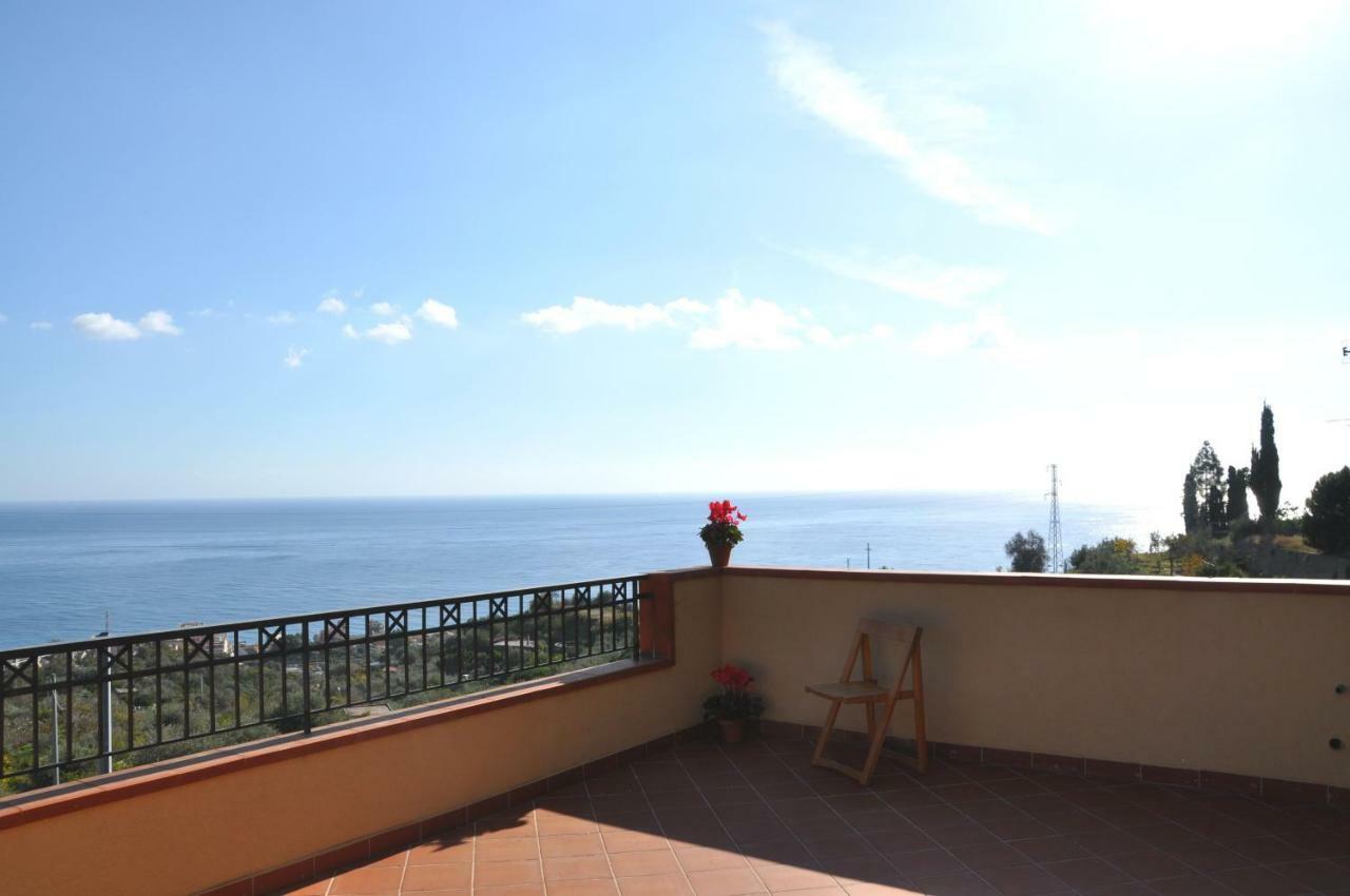 Villa Gemma Di Mare Санта-Тереза-ди-Рива Экстерьер фото
