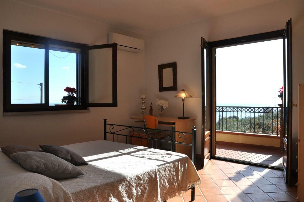 Villa Gemma Di Mare Санта-Тереза-ди-Рива Экстерьер фото