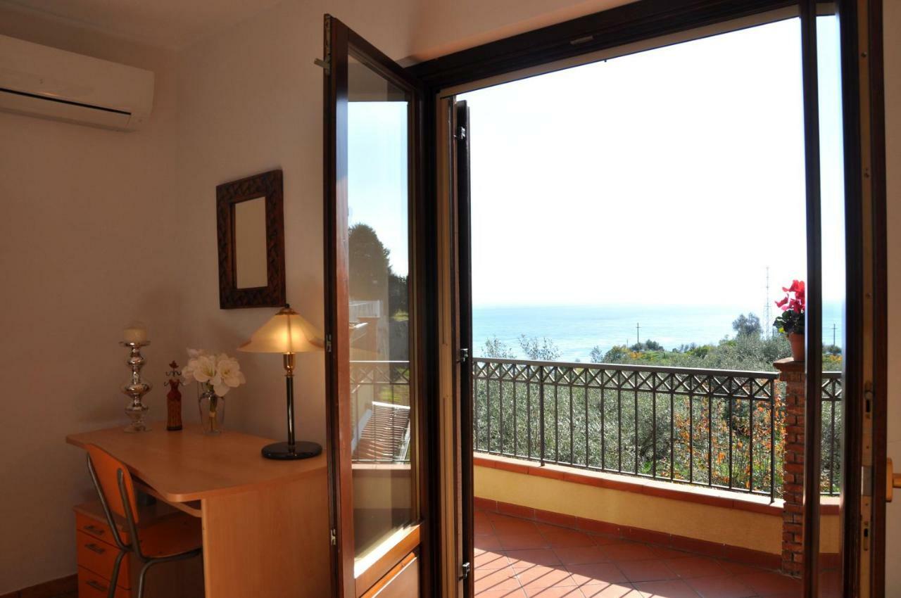 Villa Gemma Di Mare Санта-Тереза-ди-Рива Экстерьер фото